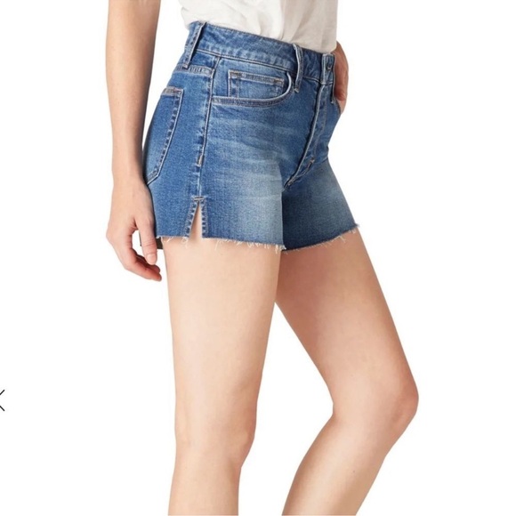 Joe’s Blue Denim Jean 4” Shorts Cut off Raw Hem Summer Size 28 NWT - Picture 1 of 9